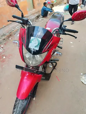 Hero Glamour 2015 Red