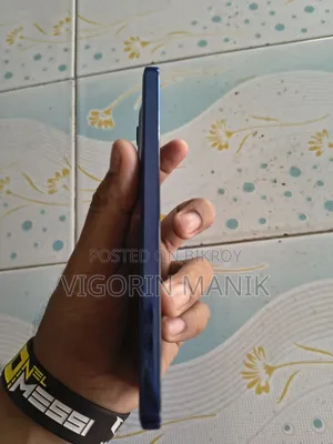 মোটরোলা এজ ৫০ নিও ২৫৬ জিবি নীল