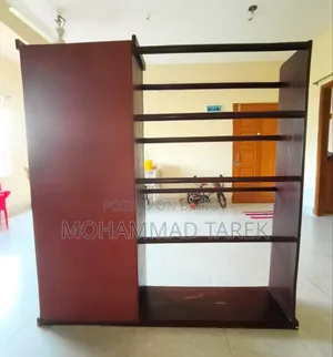 Wooden Alna-cum-Showcase