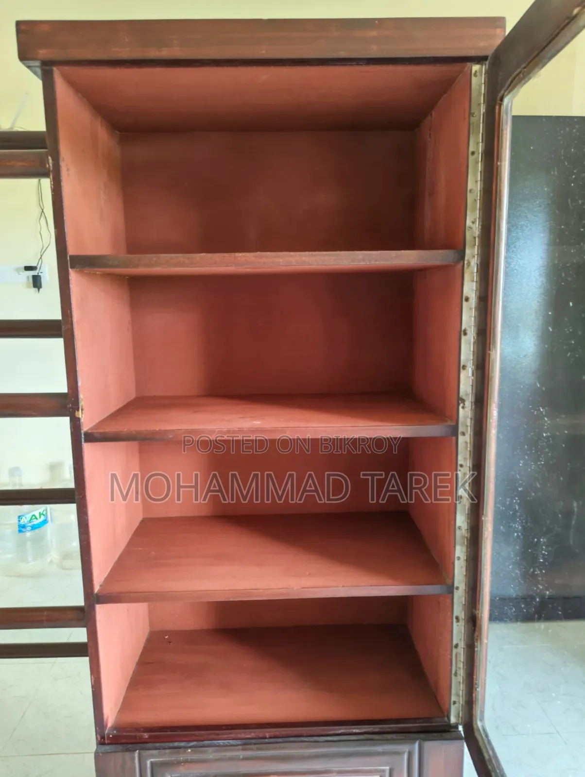 Wooden Alna-cum-Showcase