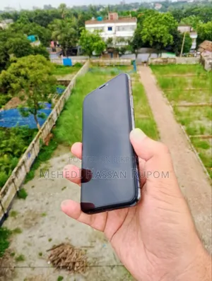 অ্যাপল আইফোন এক্স ৬৪ জিবি ব্ল্যাক