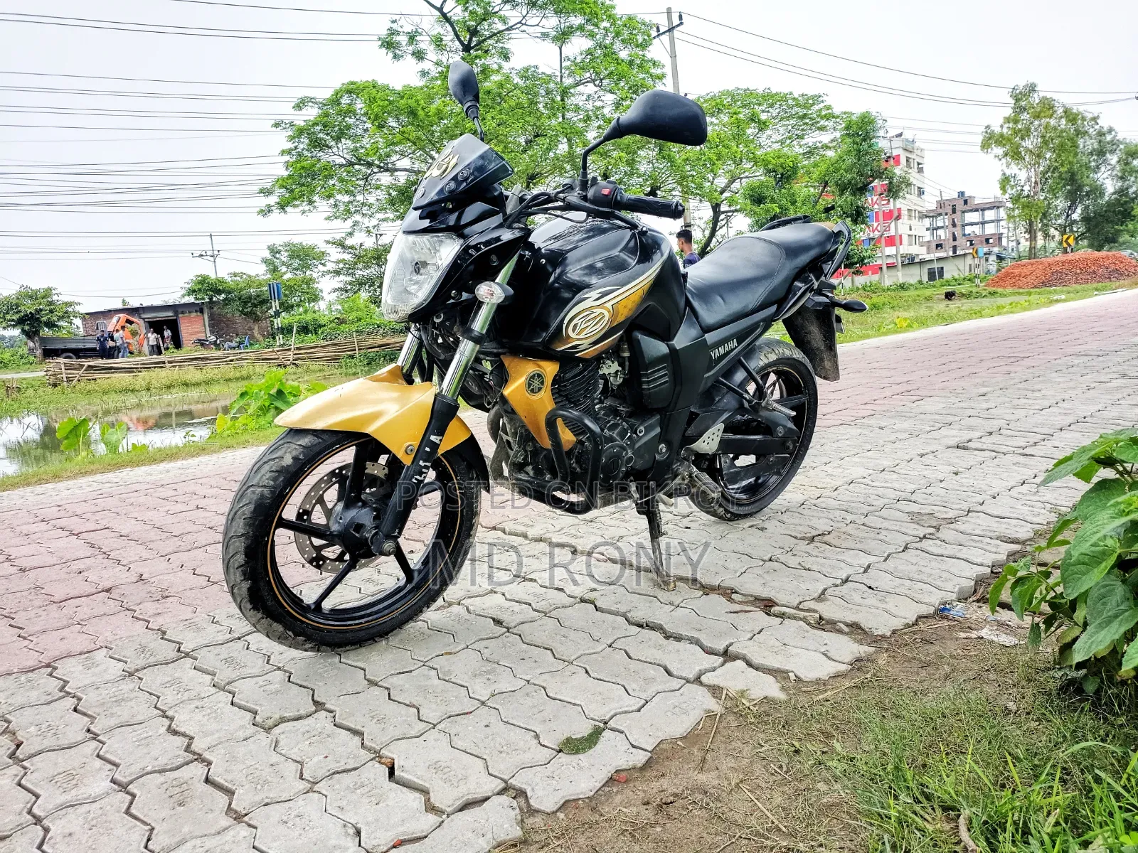 ইয়ামাহা এফজেড ২০১৩ কালো
