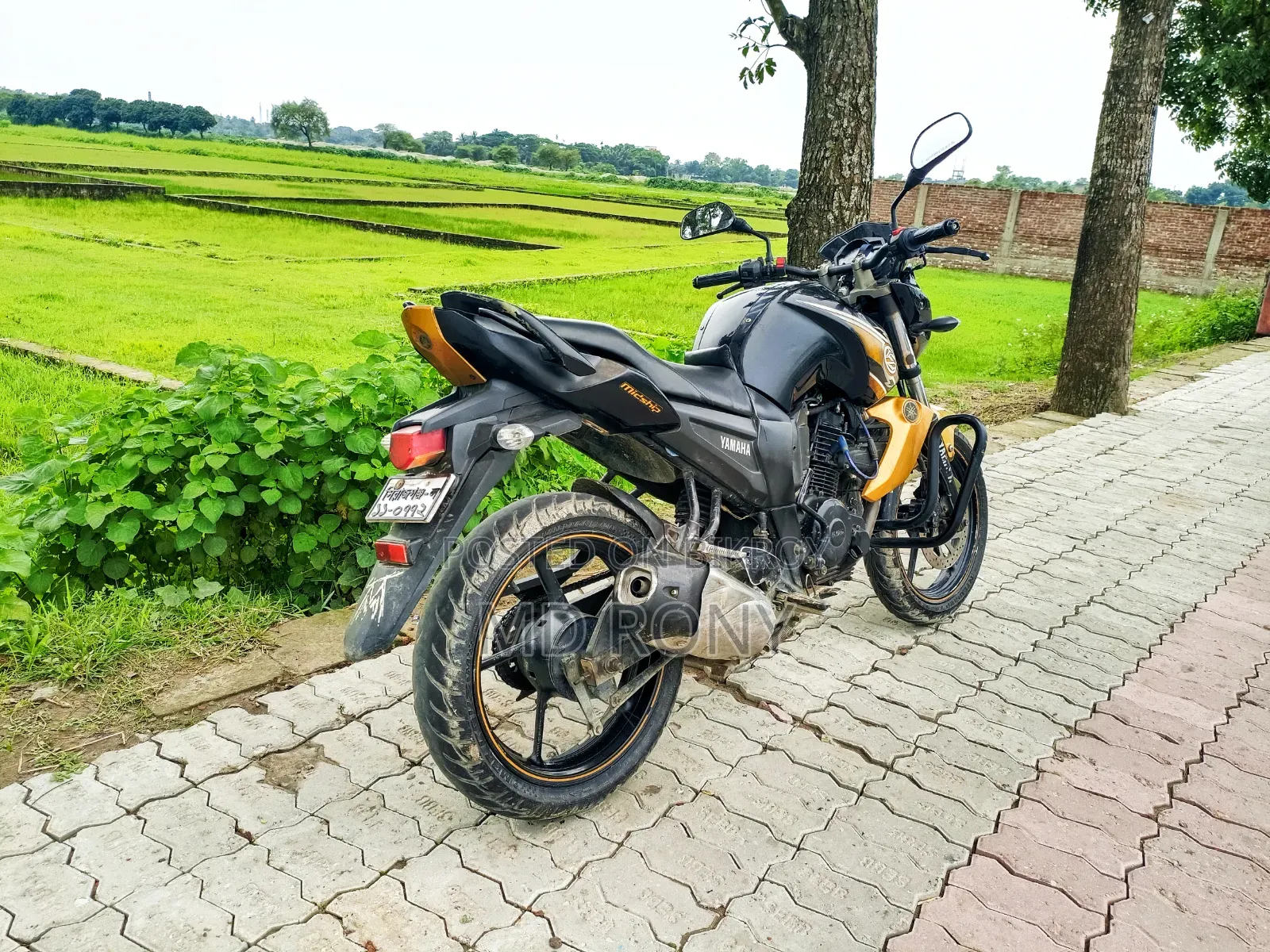 ইয়ামাহা এফজেড ২০১৩ কালো