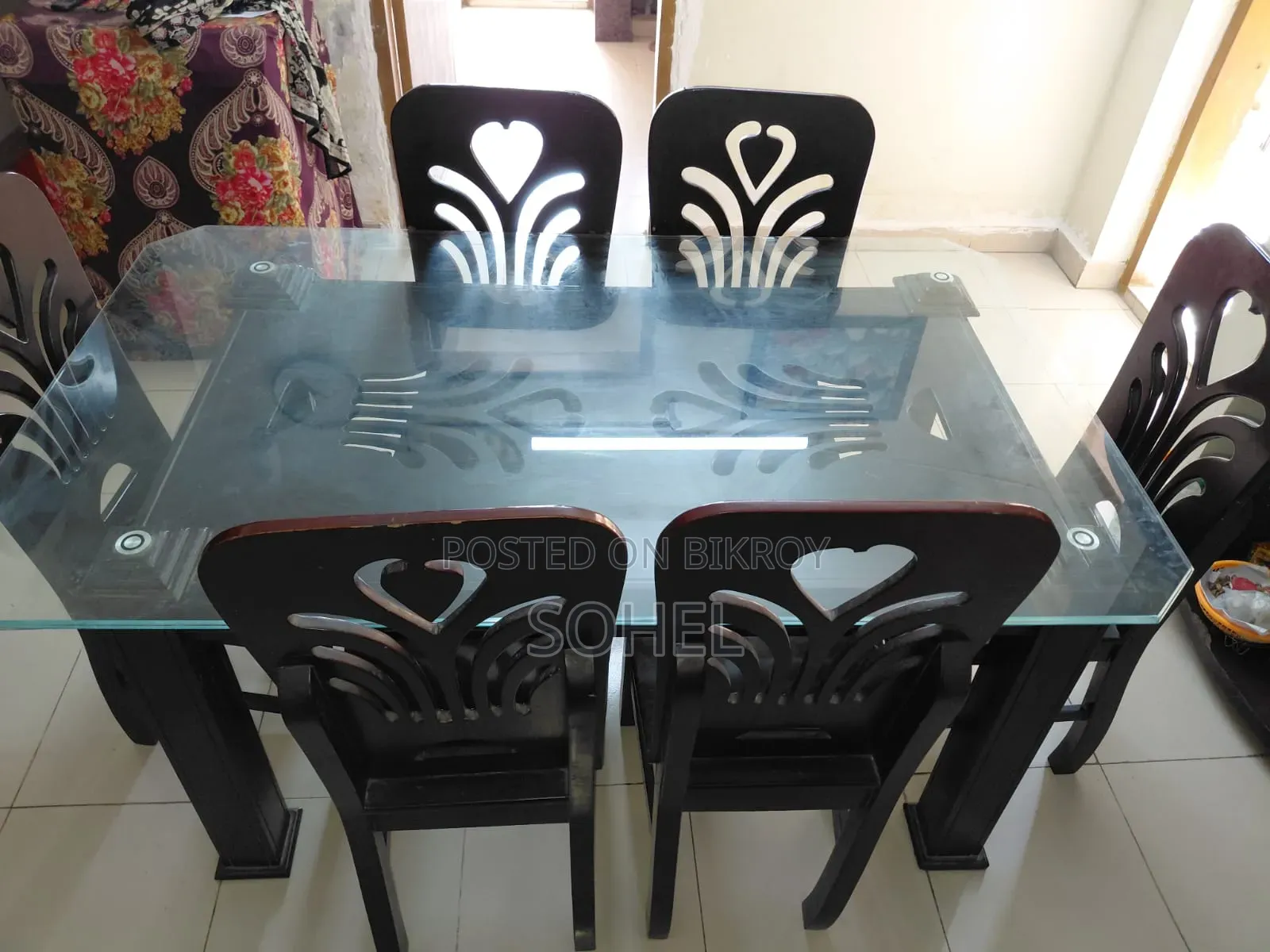 ব্যবহৃত ডাইনিং টেবিল বিক্রয়