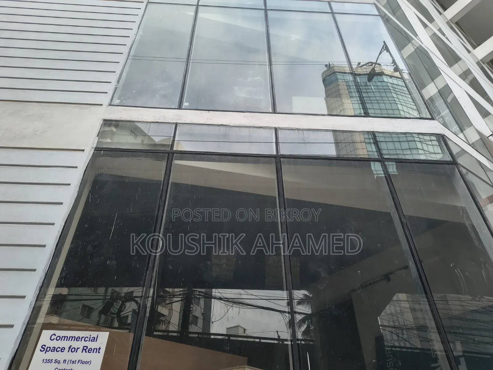 ১৩৫৫ বর্গফুট বাণিজ্যিক জায়গা ভাড়ার জন্য (অফিস/রেস্টুরেন্ট/শোরুম)