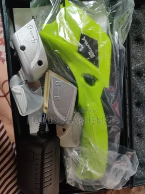Rechargeable Cloth Cutting Machine