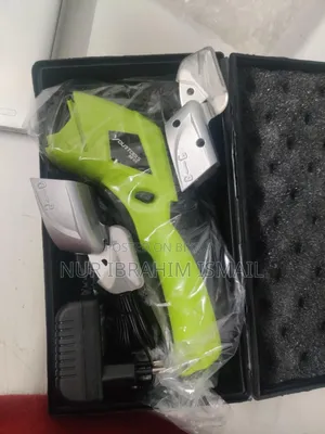 Rechargeable Cloth Cutting Machine