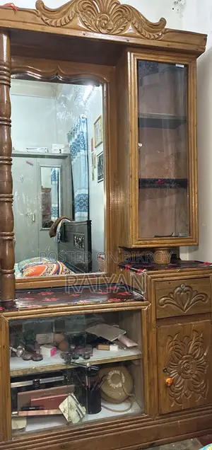 Stylish Wooden Dressing Table With Mirror Storage Drawers