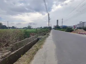 এন ব্লকে ৬০ ফুট রাস্তার উপর ৫ কাঠার উত্তরমুখী জমি বিক্রি