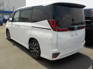 Toyota Noah 2024 Pearl