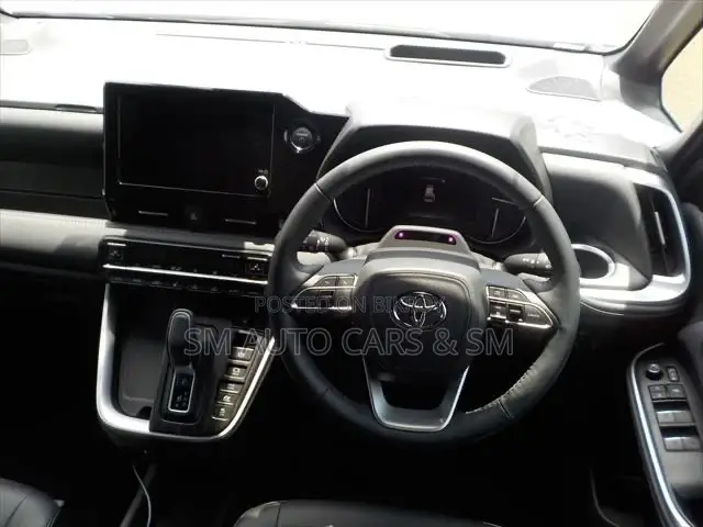 Toyota Noah 2024 Pearl