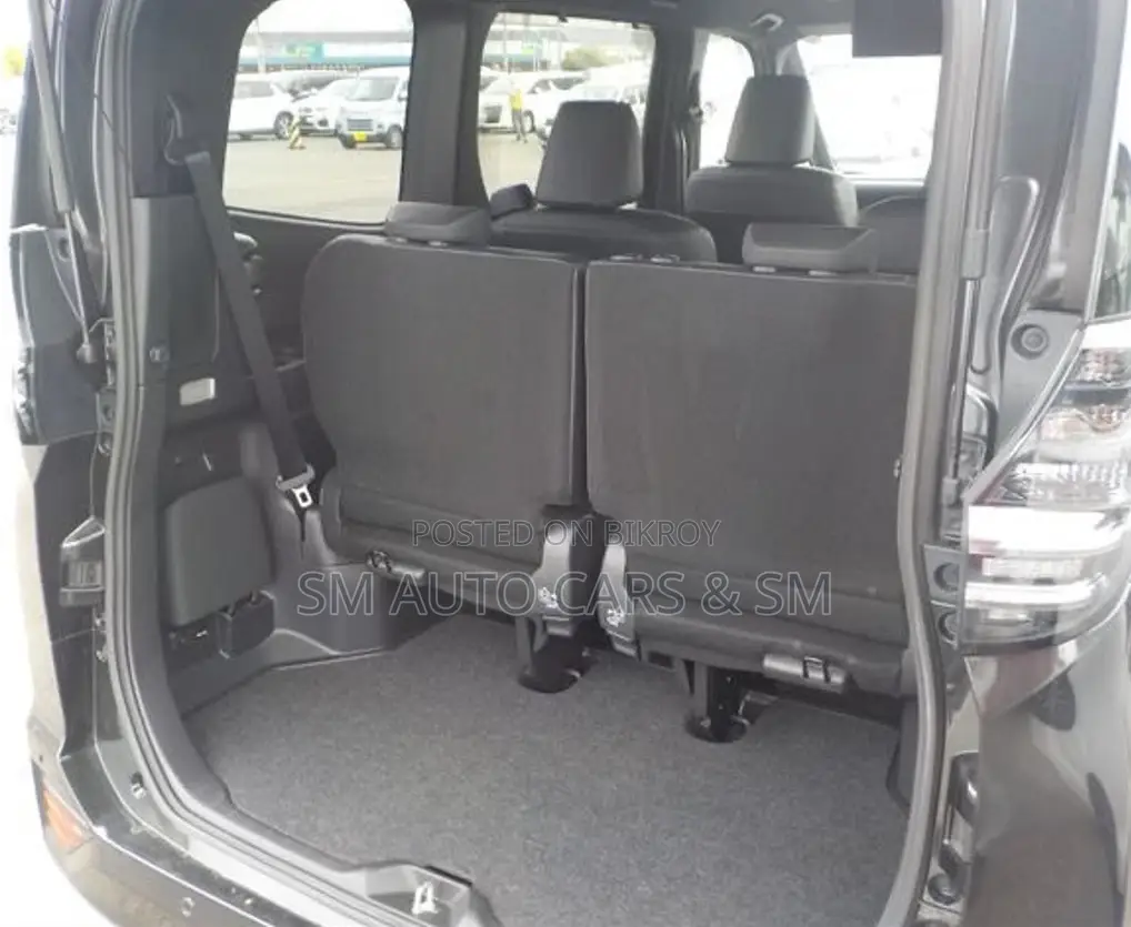 Toyota Voxy 2022 Black