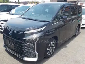 টয়োটা ভোক্সি ২০২৩ কালো