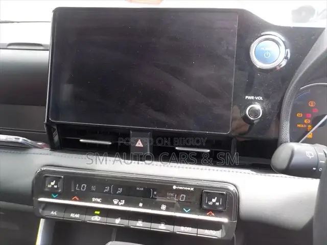 Toyota Voxy 2022 Pearl