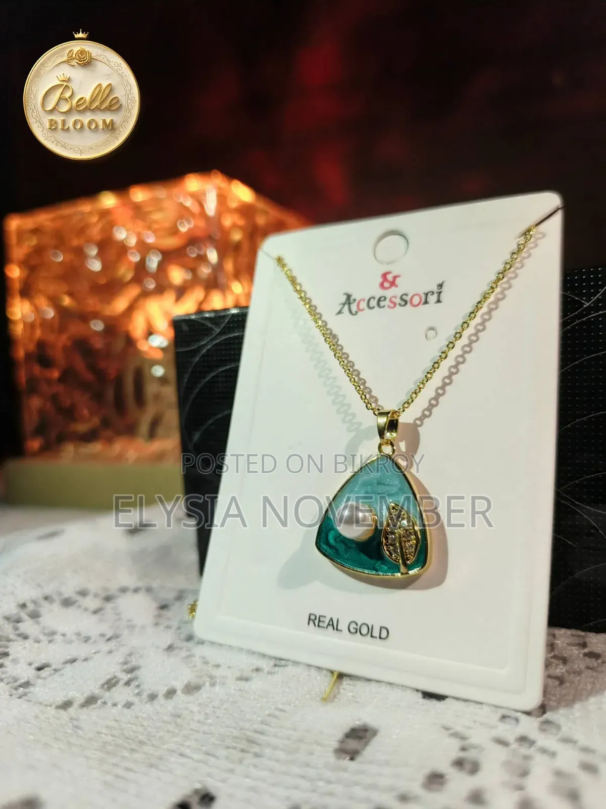 নেক বিউটি ইন ক্যাজুয়াল