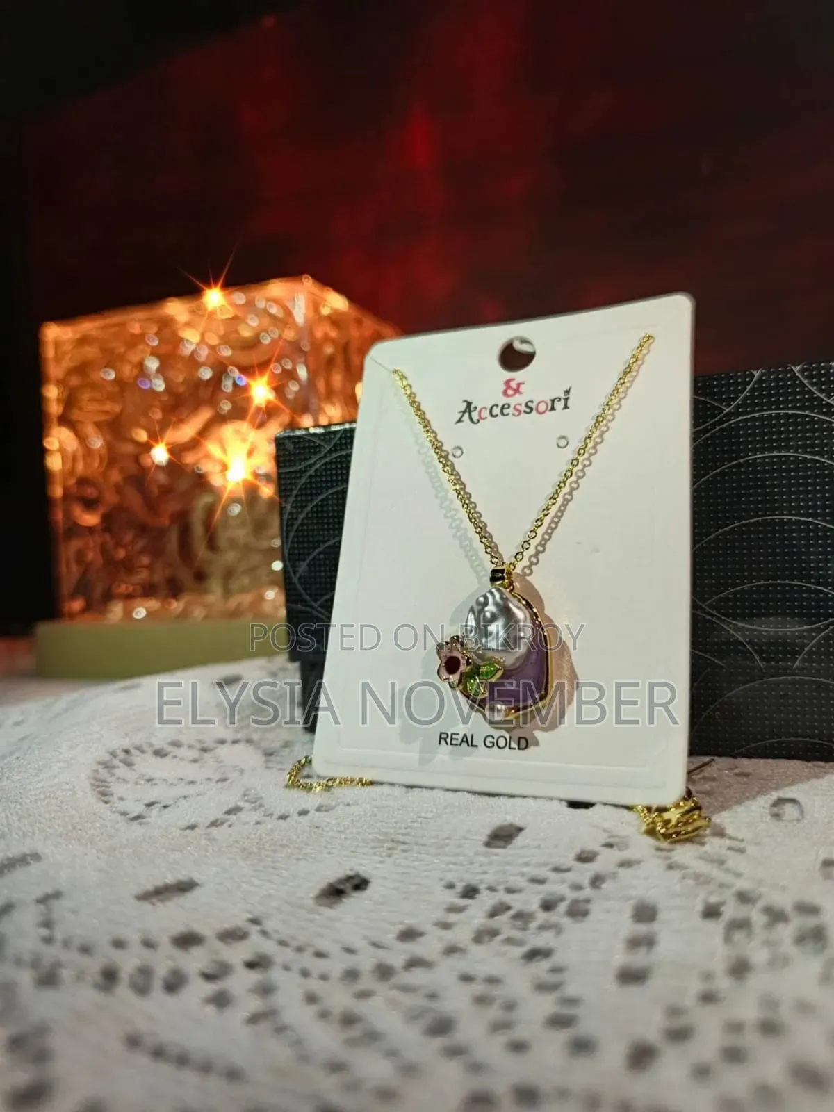 নেক বিউটি ইন ক্যাজুয়াল