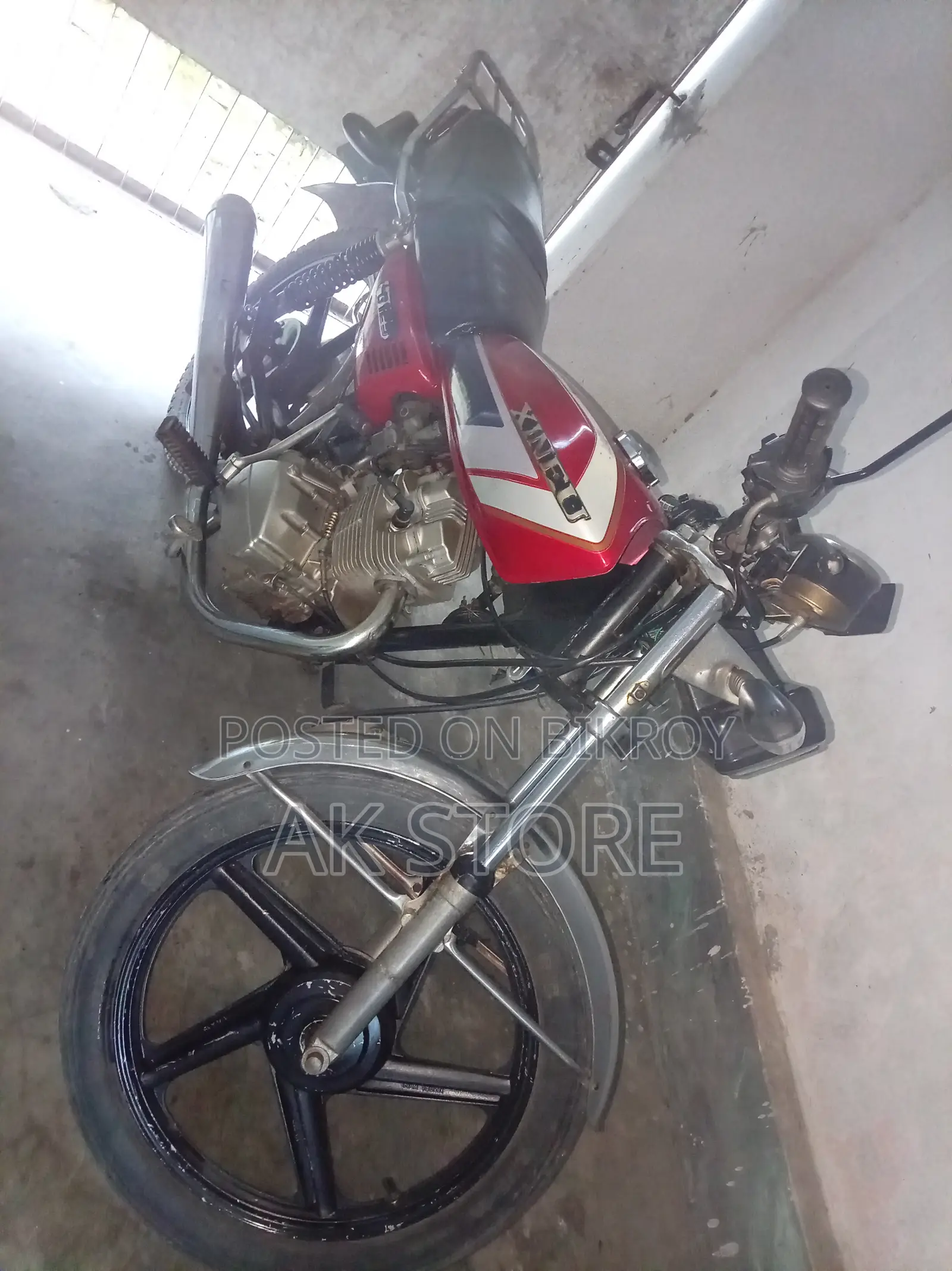 Honda 2004 Red