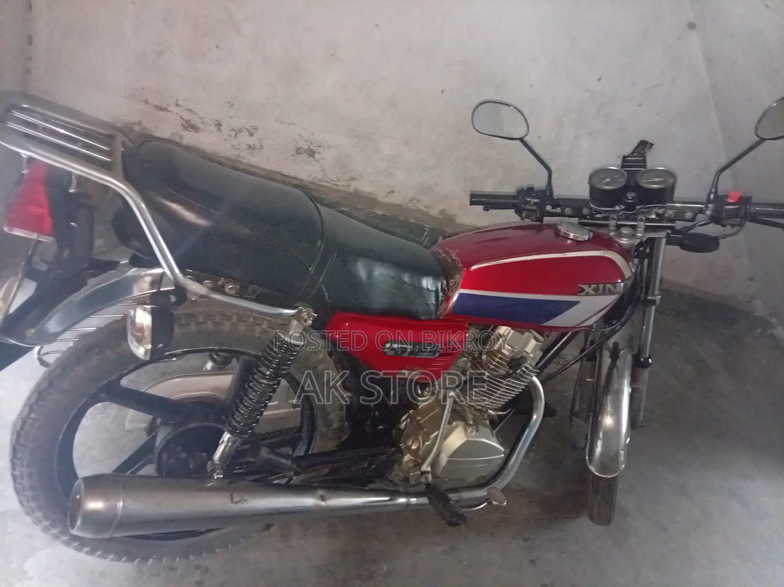 Honda 2004 Red