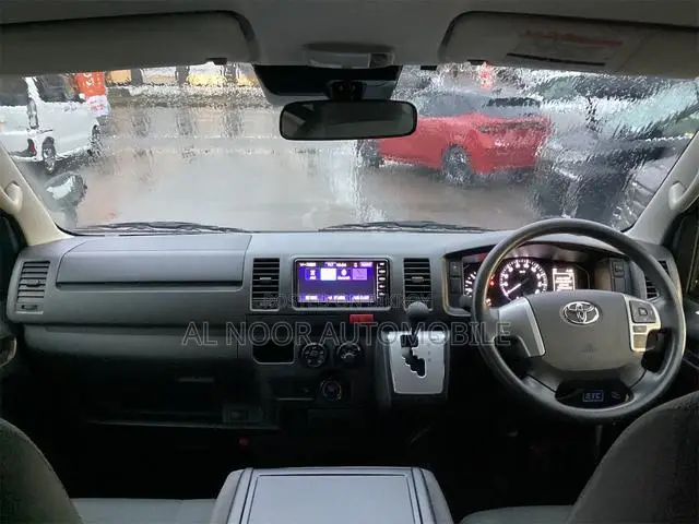 Toyota HiAce 2021 White
