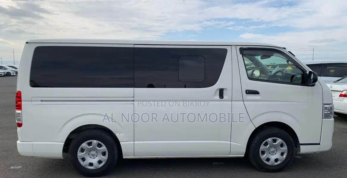 Toyota HiAce 2021 White