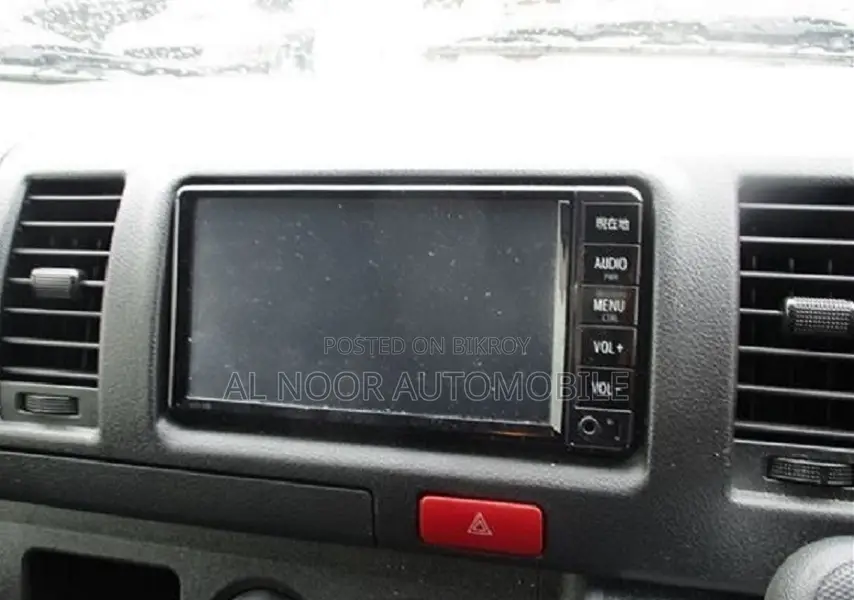 Toyota HiAce 2021 White