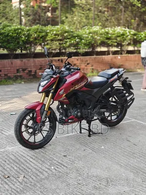 হোন্ডা হরনেট ২.০ ২০২৪ রেড