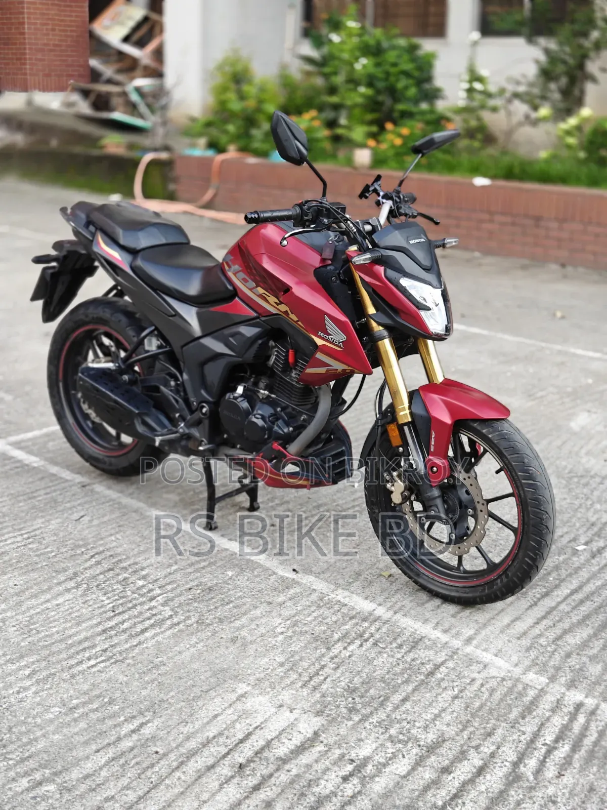 হোন্ডা হরনেট ২.০ ২০২৪ রেড