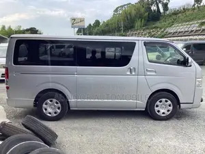 Toyota HiAce 2021 Silver