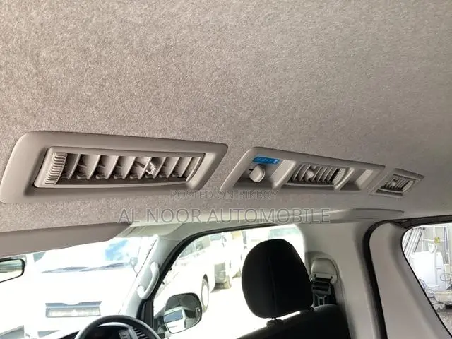 Toyota HiAce 2021 Silver