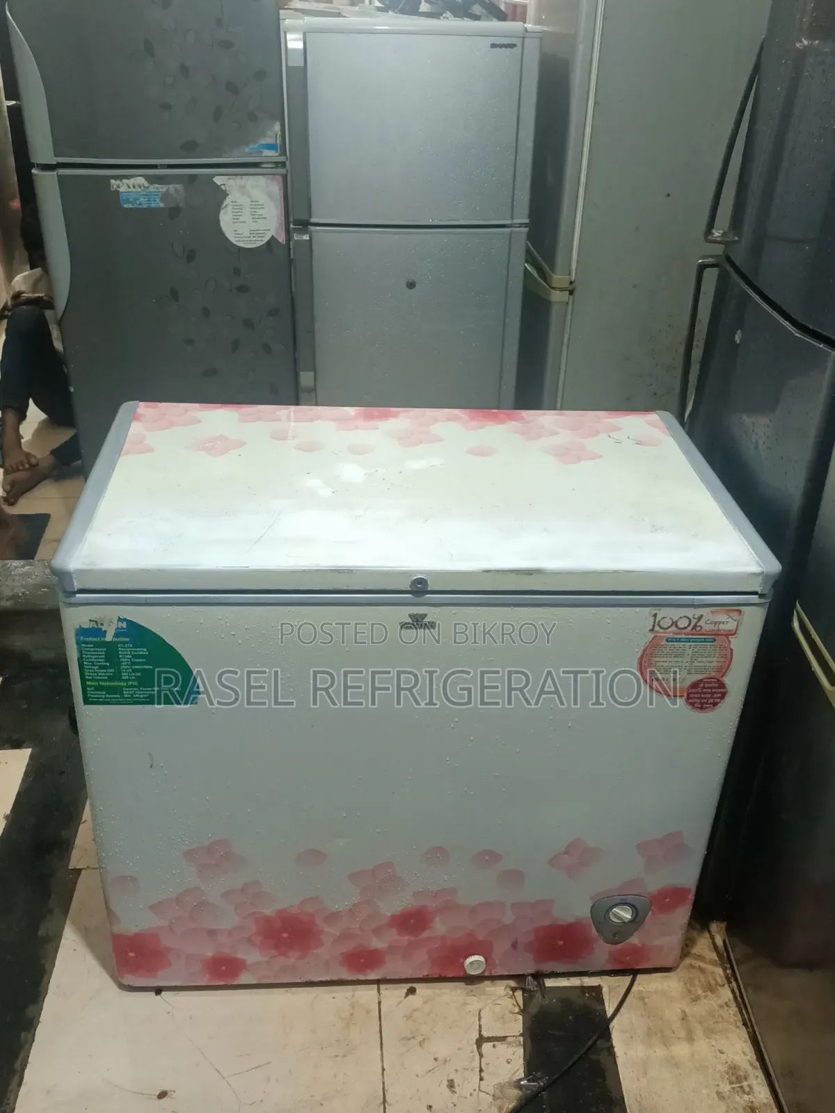 205 Liter Running Walton Fridge for Sale.