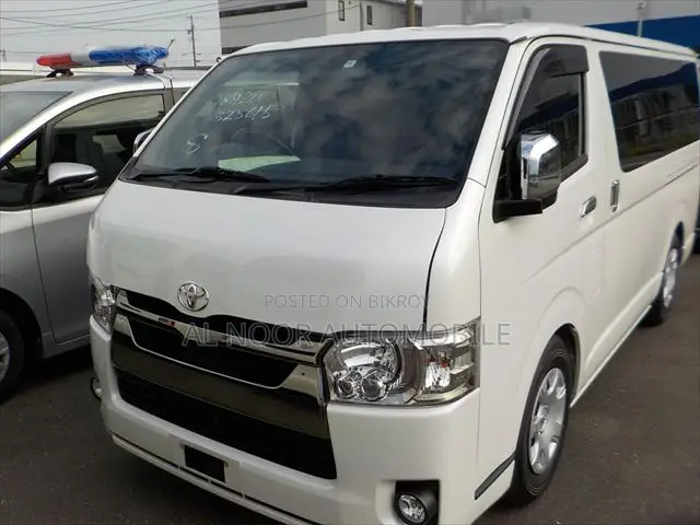Toyota HiAce 2021 White