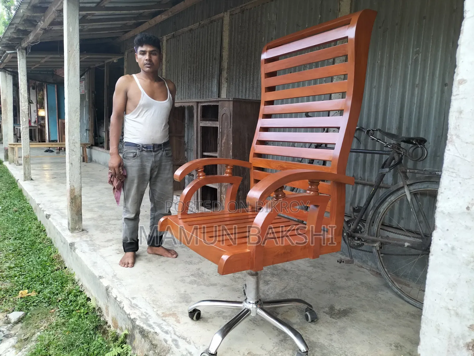 মেহগনি কাঠের চেয়ার, এস এস এর পায়া ইউজ করা হয়েছে