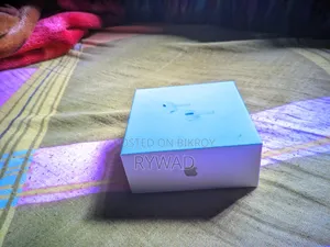 অ্যাপল ইয়ারফোনস