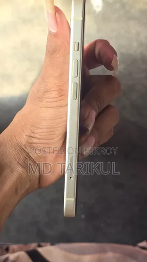 অ্যাপল আইফোন ১৫ ১২৮ জিবি হোয়াইট