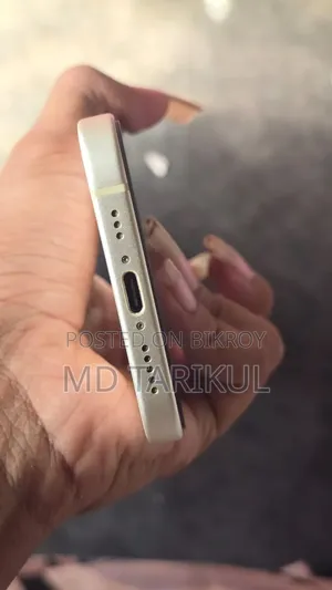 অ্যাপল আইফোন ১৫ ১২৮ জিবি হোয়াইট