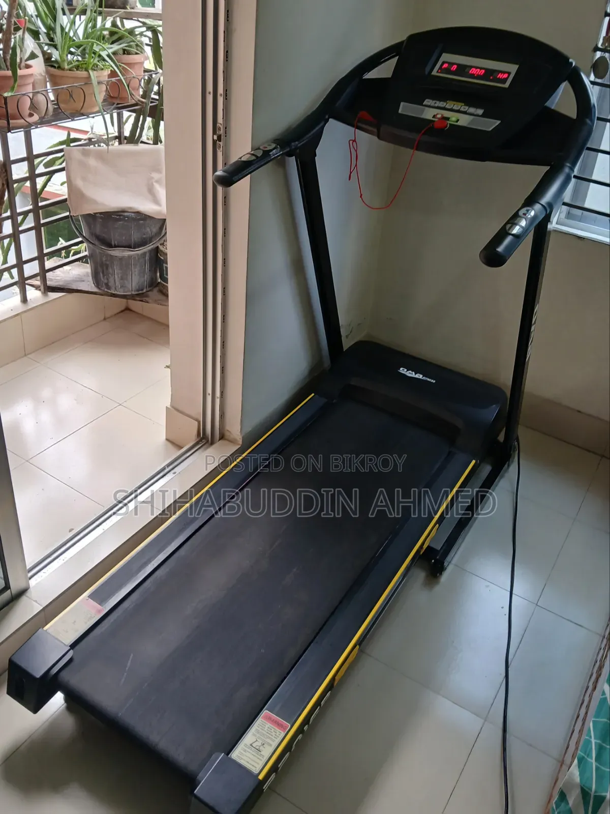 OMA Fitness 3201 EB মোটর চালিত ট্রেডমিল (২.২৫ হর্স পাওয়ার)