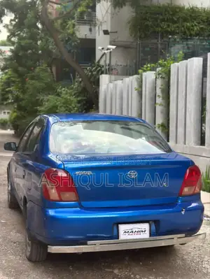 Toyota Platz 2000 Blue