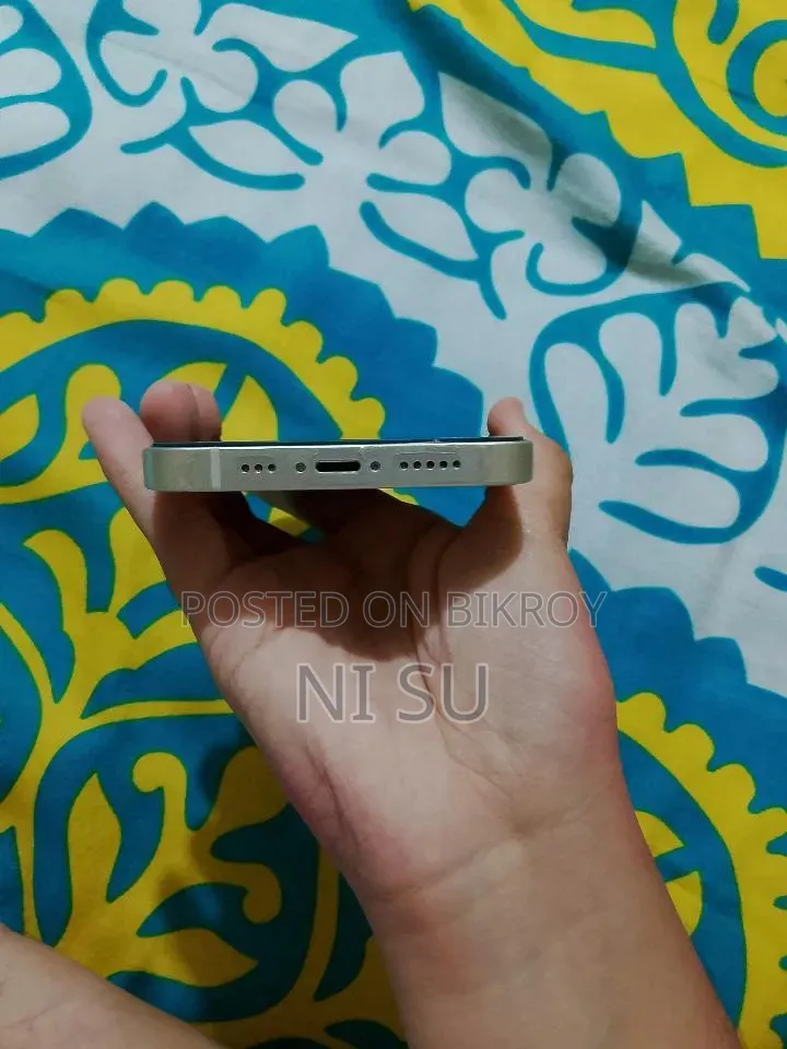 অ্যাপল আইফোন ১৩ ১২৮ জিবি হোয়াইট