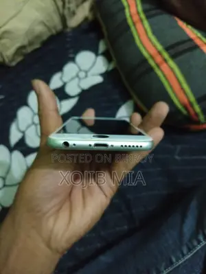 Apple iPhone 6s 64 GB