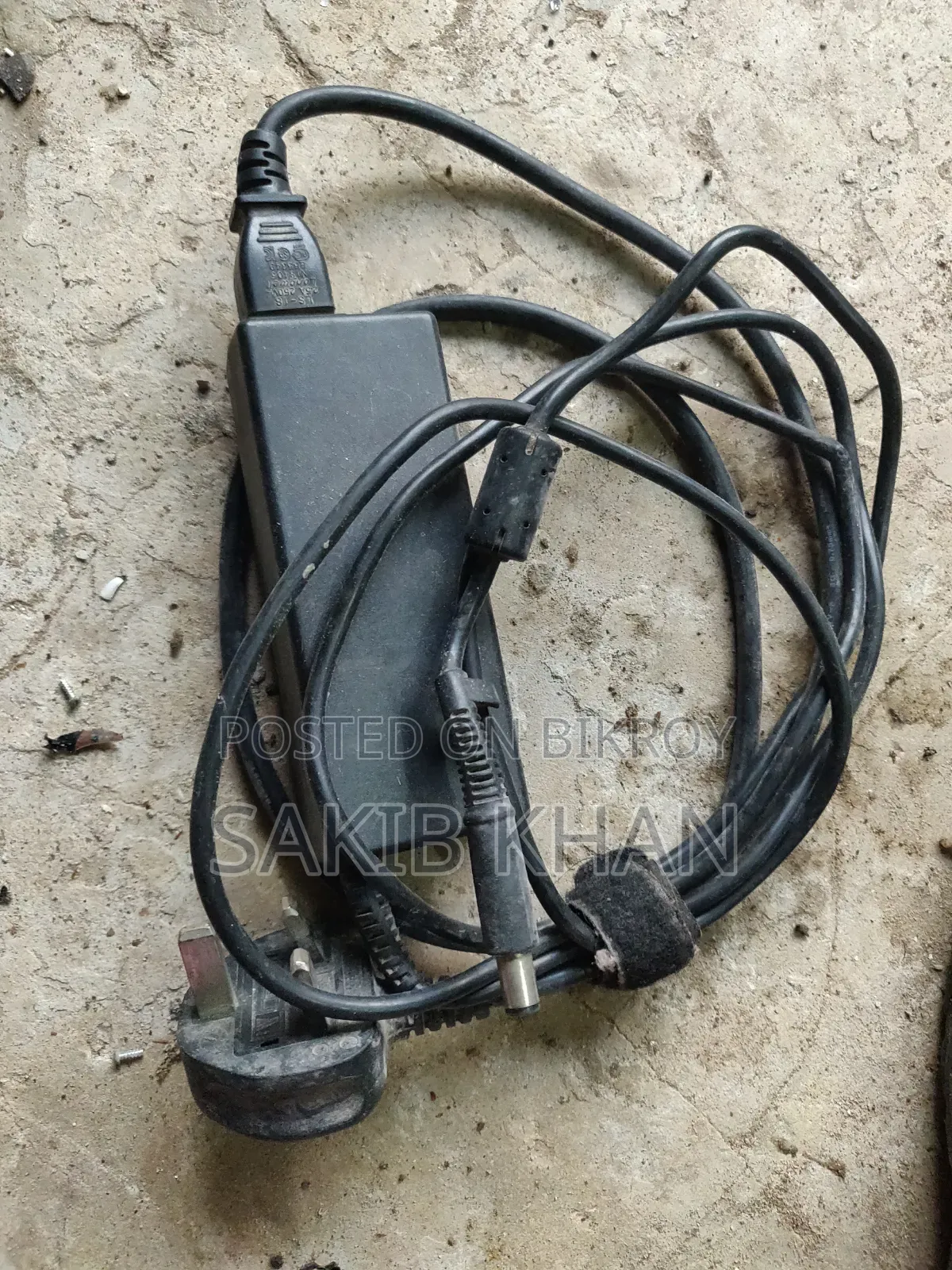 90 W Original HP Laptop Charger (Used) for Sale