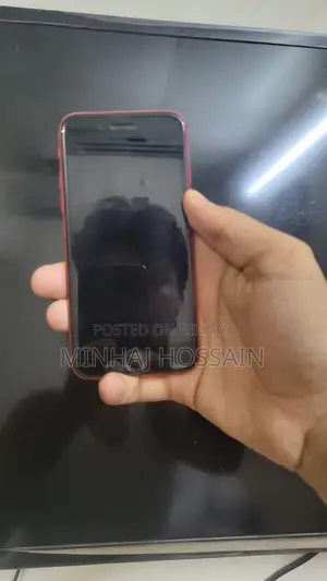 Apple iPhone SE (2022) 64 GB Red