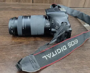 Urgent Canon EOS 600D DSLR Camera + 55-250mm Lens