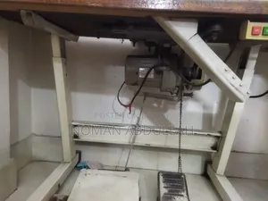 ওভারলক মেশিন