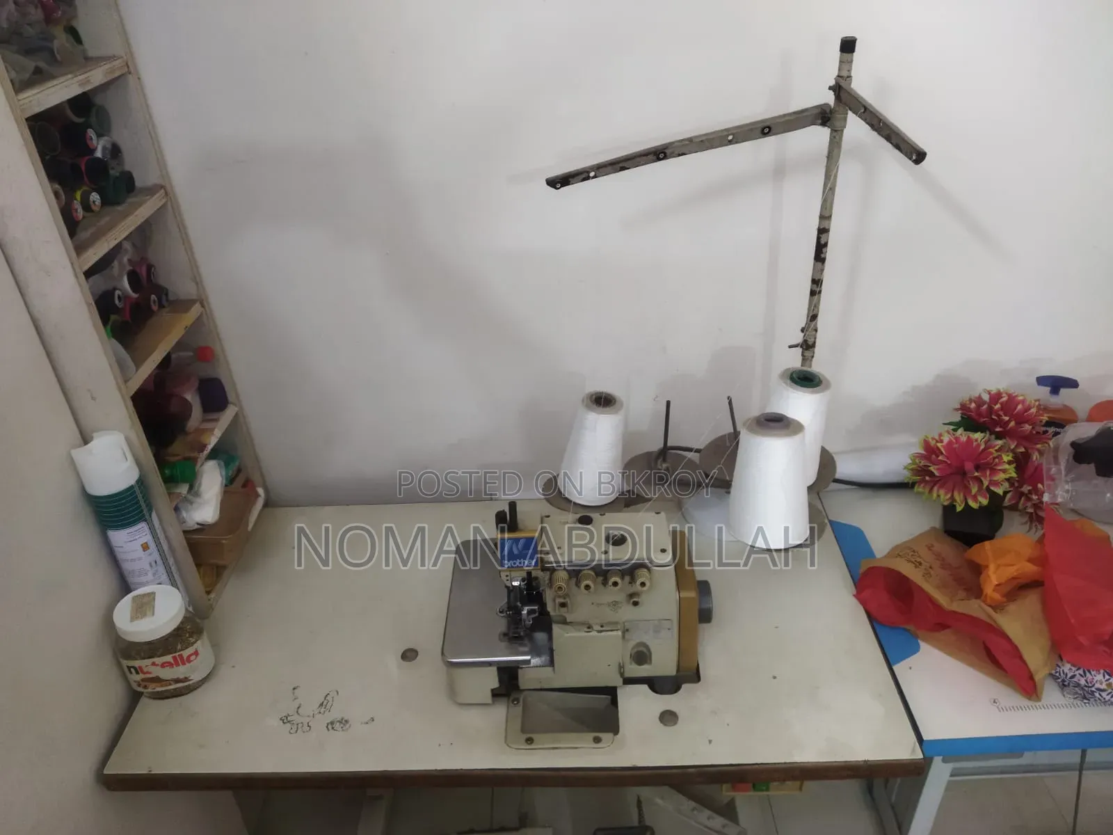 ওভারলক মেশিন