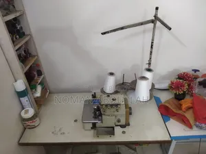 ওভারলক মেশিন
