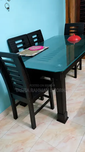 ডাইনিং টেবিল বিক্রি হবে একদম ফুল ফ্রেশ