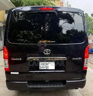 টয়োটা হাইএচ ২০২১ কালো