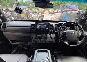 টয়োটা হাইএচ ২০২১ কালো