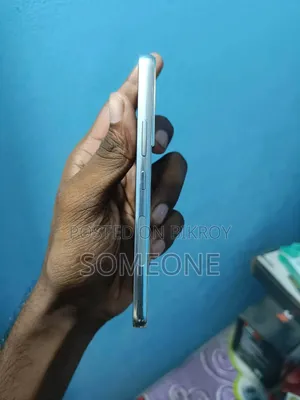 স্যামসাং গ্যালাক্সি এস২২ ৫জি ২৫৬ জিবি সাদা