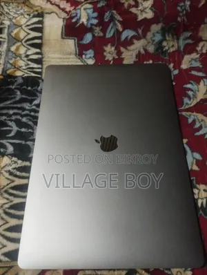 Apple MacBook 2019 32GB Apple M1 Pro SSD 1T Laptop